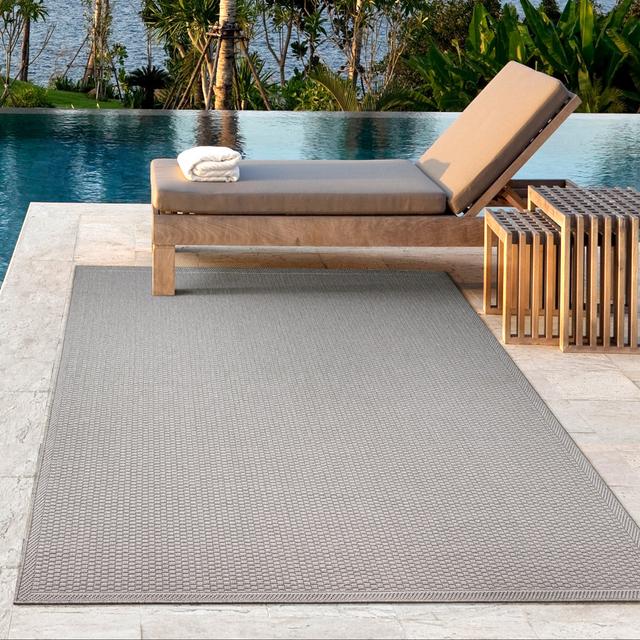 Asgari No Pattern Machine -made Machine Woven Grey Area Rug 17 Stories Rug Size: Rectangular 140 x 200cm on Productcaster.