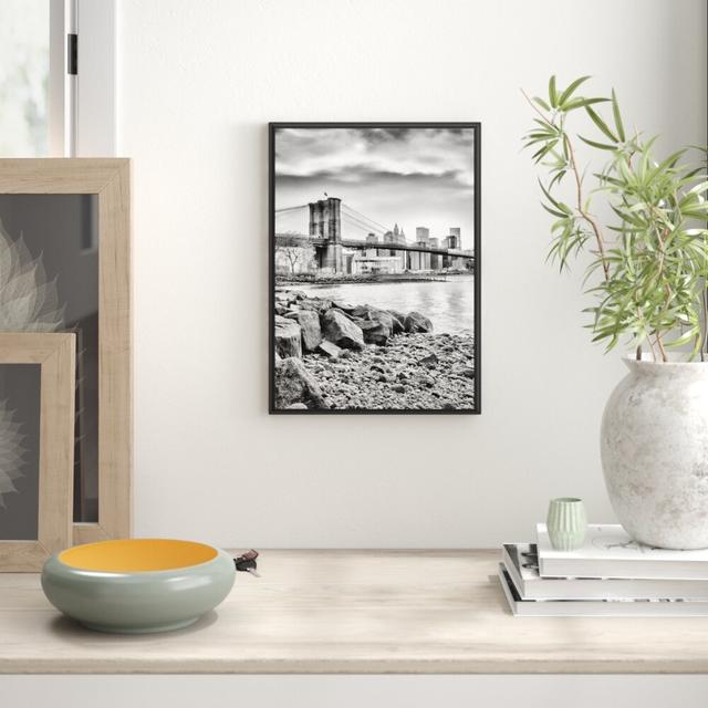 Gerahmtes Wandbild Brooklyn Bridge East Urban Home Größe: 100 cm H x 70 cm B on Productcaster.