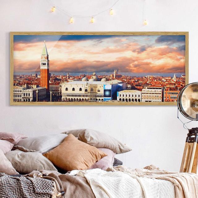 Gerahmter Grafikdruck Travelling Venezia ModernMoments Maße: 30 cm H x 75 cm B x 2 cm T, Rahmenauswahl: Brauner Rahmen on Productcaster.