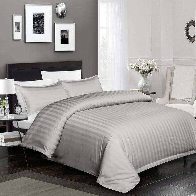 Klarita 250 TC Microfibre Reversible Modern & Contemporary Duvet Cover Set with pillow cases Latitude Run Colour: Silver, Size: Double - 2 Pillowcase on Productcaster.