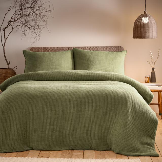 Polette Cotton Solid Colour Bedding with Pillowcases 17 Stories Size: Kingsize Duvet Cover + 2 Standard Pillowcases , Colour: Green on Productcaster.