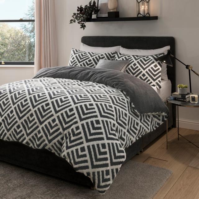 Torresdale Duvet Cover Set Bloomsbury Market Colour: Charcoal, Size: Kingsize - 2 Standard Pillowcases on Productcaster.