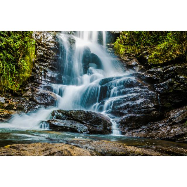 Wunderschönes Wasser in Matutu, Minas Gerais, Brasilien von Filipefrazao - Ohne Rahmen auf Leinwand drucken Alpen Home Größe: 40 cm H x 60 cm B on Productcaster.