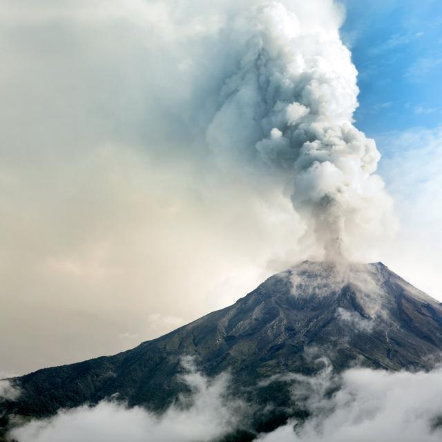 Tungurahua Volcano Eruption by Kalistratova - No Frame Print on Canvas Alpen Home Size: 122cm H x 122cm W on Productcaster.