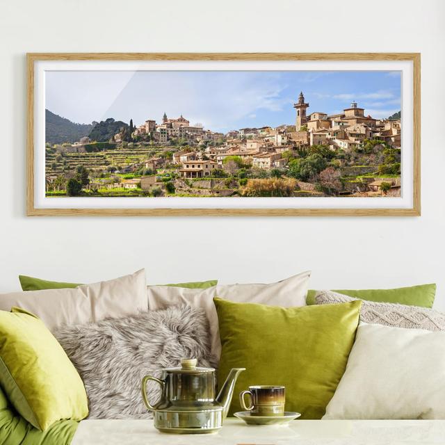 Gerahmtes Poster Rural Valldemossa ModernMoments Rahmenauswahl: Brauner Rahmen, Maße: 20 cm H x 50 cm B x 2 cm T on Productcaster.