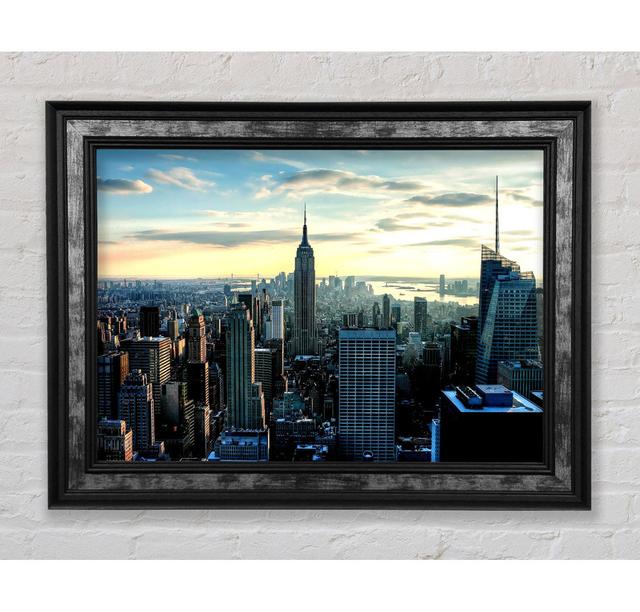 New York View Below The Sky - Einzelne Bilderrahmen Kunstdrucke Bright Star Größe: 42 cm H x 59,7 cm B x 8 cm T on Productcaster.