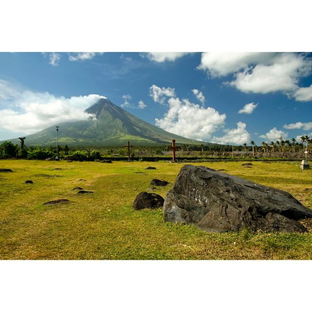 Mayon Volcano by Simongurney - Wrapped Canvas Print Alpen Home Size: 61cm H x 91cm W on Productcaster.