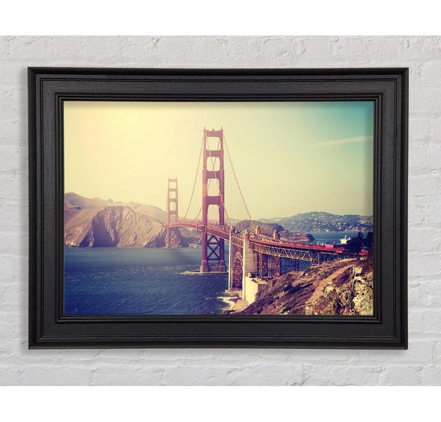 Golden Gate Bridge Retro Gerahmter Druck Haus am Meer Größe: 100 cm H x 141,4 cm B on Productcaster.