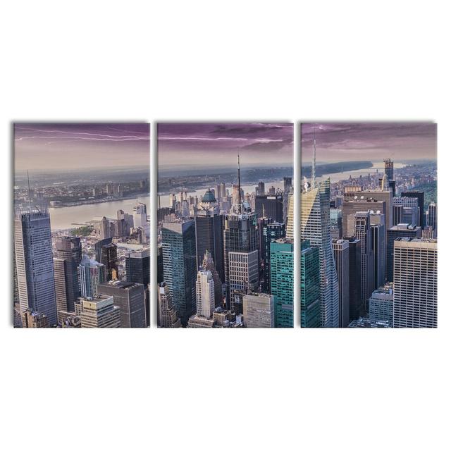 3-tlg. Leinwandbilder-Set Skyline New York East Urban Home Größe: 120 cm H x 240 cm B on Productcaster.