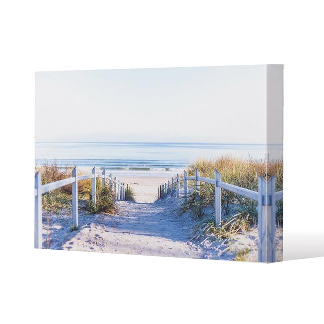 No Title by Andrew Lee - Wrapped Canvas Print Andrew Lee on Productcaster.