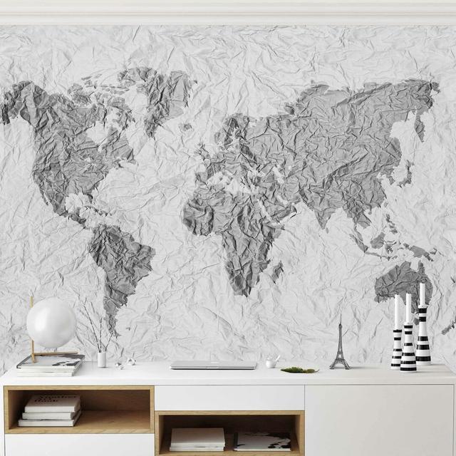 Tapete World Map East Urban Home Größe: 3,36 m x 225 cm on Productcaster.