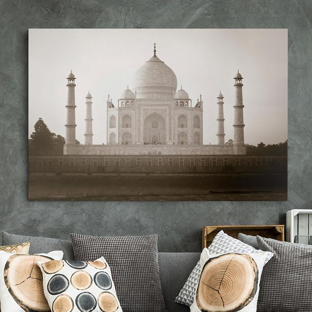 Leinwandbild Taj Mahal East Urban Home Größe: 150 cm H x 100 cm B x 2 cm T on Productcaster.