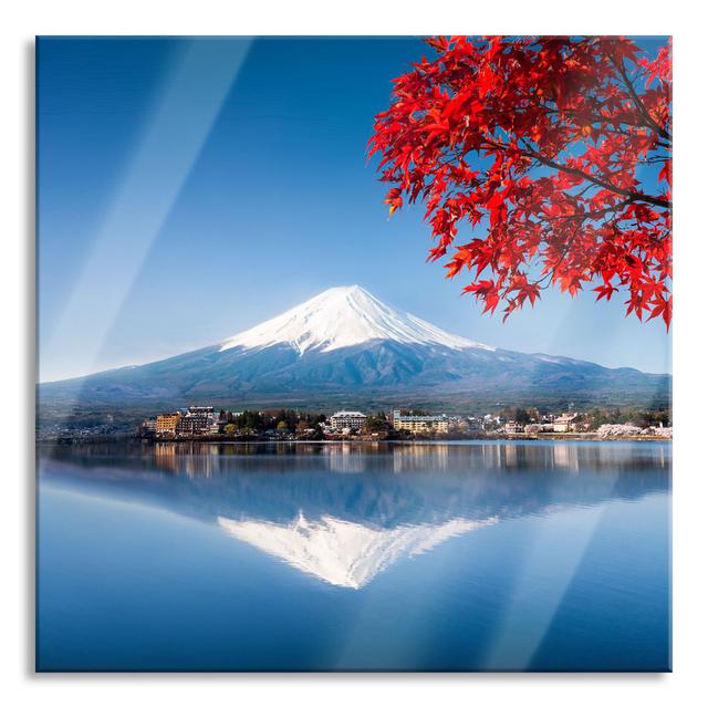 Glasbild Berg Fujiyama mit herbstlich rotem Baum Union Rustic Größe: 60 cm H x 60 cm B x 0.4 cm T on Productcaster.