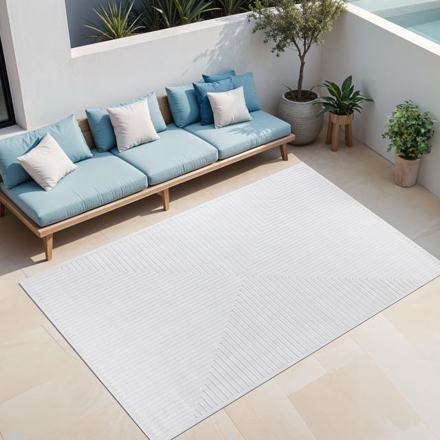 Michoel Geometric Machine Woven Area Rug 17 Stories Rug Size: Rectangle 200 x 275cm on Productcaster.