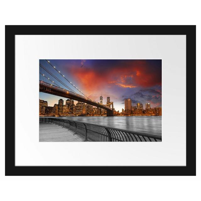 Gerahmtes Poster Brooklyn Bridge in New York East Urban Home Größe: 30 cm H x 38 cm B on Productcaster.