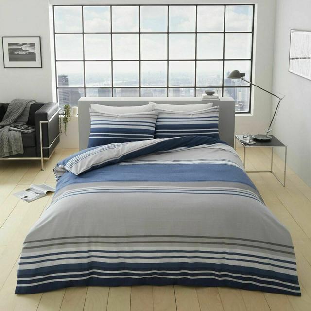 Hirondina Microfibre Duvet Cover Set 17 Stories Size: Kingsize Duvet Cover + 2 Pillowcases, Colour: Blue on Productcaster.