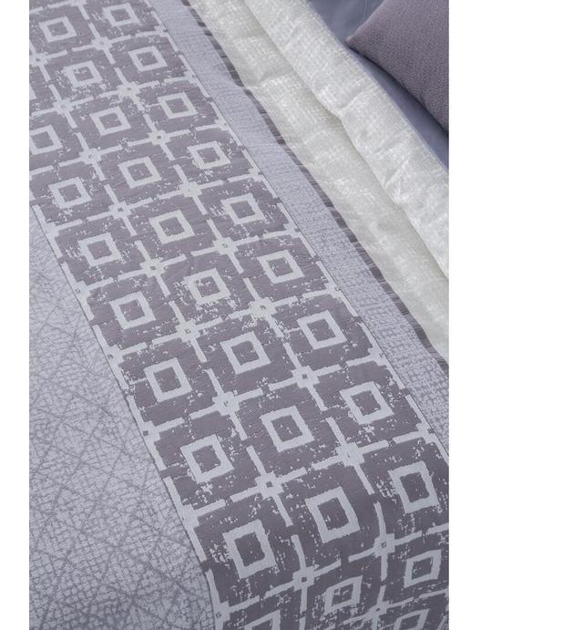 Iretemi Polyester No Pattern Bedspread Ebern Designs Colour: Silver, Size: 90 x 200 cm Bedspread on Productcaster.