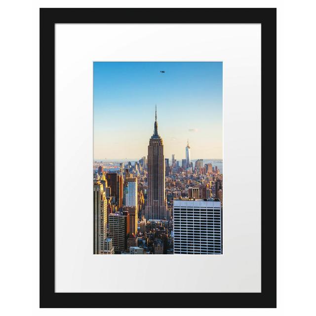 Gerahmtes Poster Empire State Building in New York East Urban Home Größe: 38 cm H x 30 cm B on Productcaster.