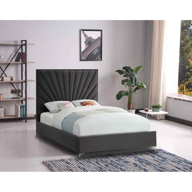 Errence Bed Double Plush Velvet Blue Envisage Trade Size: Super King (6'), Colour: Steel on Productcaster.