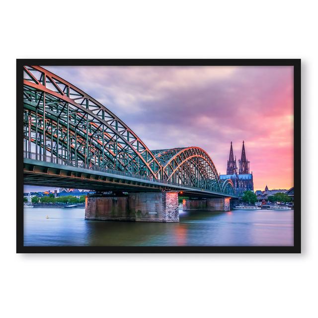 Gerahmtes Poster Hohenzollernbrücke in Köln ModernMoments Größe: 100 cm H x 70 cm B x 2.5 cm T on Productcaster.