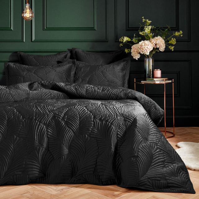 Palmeria Quilted Velvet Duvet Cover Set Paoletti Size: Twin Duvet Cover + 1 Standard Pillowcase on Productcaster.