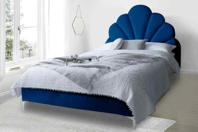 Hendo Bed Single Plush Velvet Black Envisage Trade Size: Super King (6'), Colour: Blue on Productcaster.