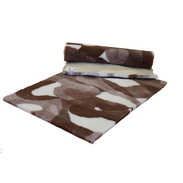 Mat Vet Fleece Size: 3cm H x 152cm W x 152cm D, Colour: Magnolia/Brown on Productcaster.