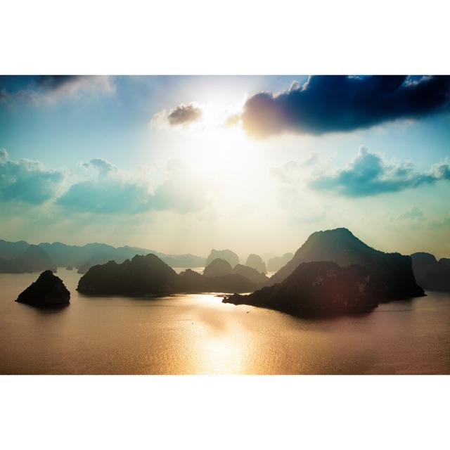 Halong bay vietnam House of Hampton Size: 51cm H x 76cm W on Productcaster.