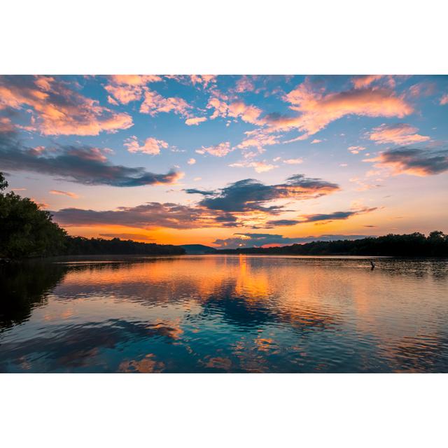 Wisconsin River Sunset House of Hampton Size: 20cm H x 30cm W on Productcaster.