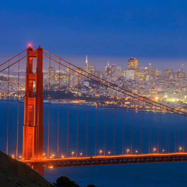 Golden Gate Bridge von F11photo - Kunstdrucke auf Leinwand 17 Stories Größe: 60 cm H x 60 cm B x 1,8 cm T on Productcaster.