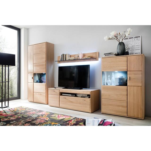 Evan Entertainment Unit Gracie Oaks on Productcaster.