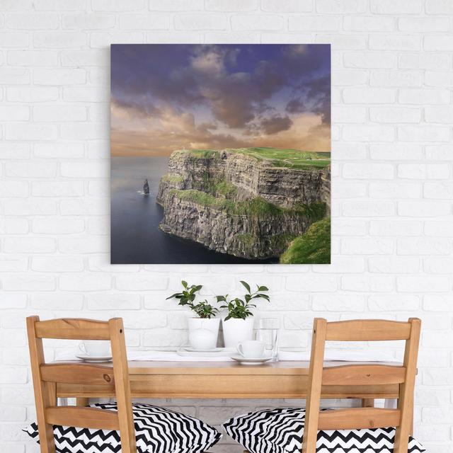 Leinwandbild Cliffs of Moher East Urban Home Größe: 80 L x 80 B on Productcaster.