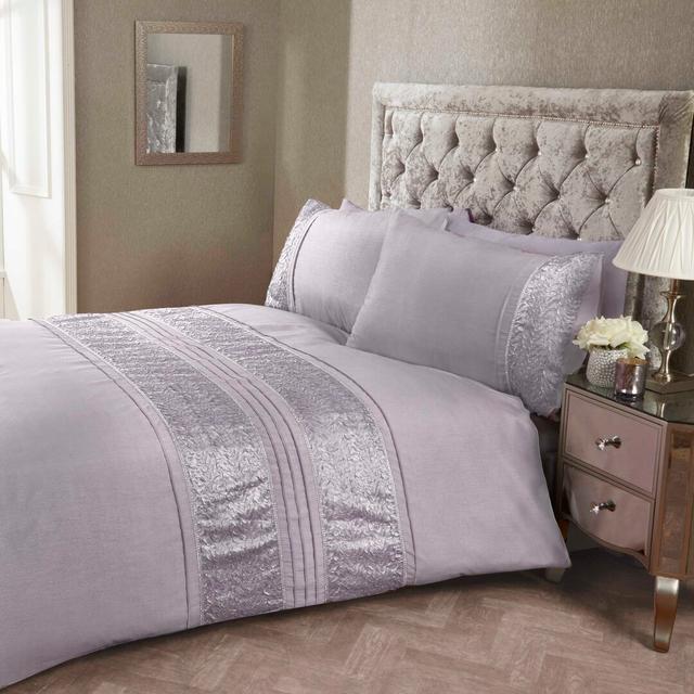 Hisako 144 TC Duvet Cover Set Marlow Home Co. Colour: Heather, Size: Super King Duvet Cover + 2 Standard Pillowcases on Productcaster.