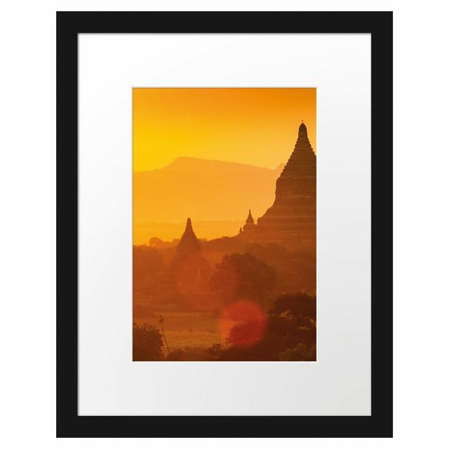 Gerahmtes Poster Buddha Tempel im Sonnenuntergang East Urban Home Größe: 38 cm H x 30 cm B on Productcaster.