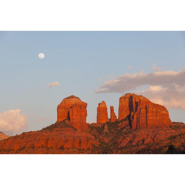 Shelocta Moonrise over Cathedral Rock by twildlife - Wrapped Canvas Photograph Natur Pur Size: 81cm H x 122cm W x 3.8cm D on Productcaster.