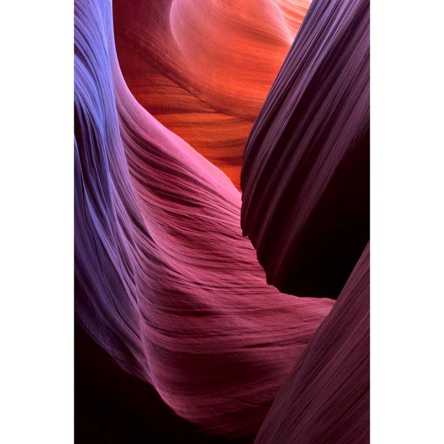 Lower Antelope Canyon Abstrakt von Justinreznick - Druck Metro Lane Größe: 75 cm H x 50 cm B on Productcaster.