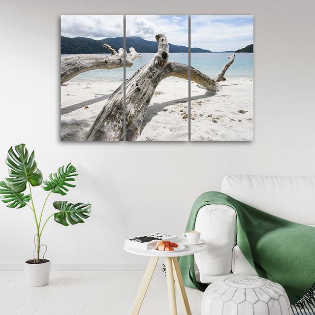 Leinwandbild Sea Sand Beach Tree Haus am Meer Größe: 60 cm H x 90 cm B x 2 cm T on Productcaster.