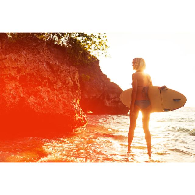 Surfer Girl by Arand - No Frame Art Prints on Canvas Beachcrest Home Size: 81cm H x 122cm W on Productcaster.