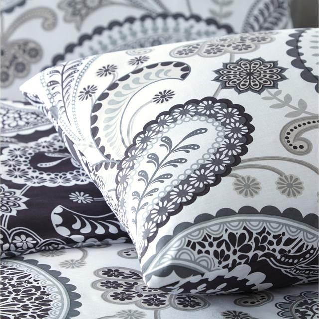 Chiswick Black/Grey 144 TC Reversible Duvet Cover Set World Menagerie Size: Kingsize - 1 Standard Pillowcase on Productcaster.