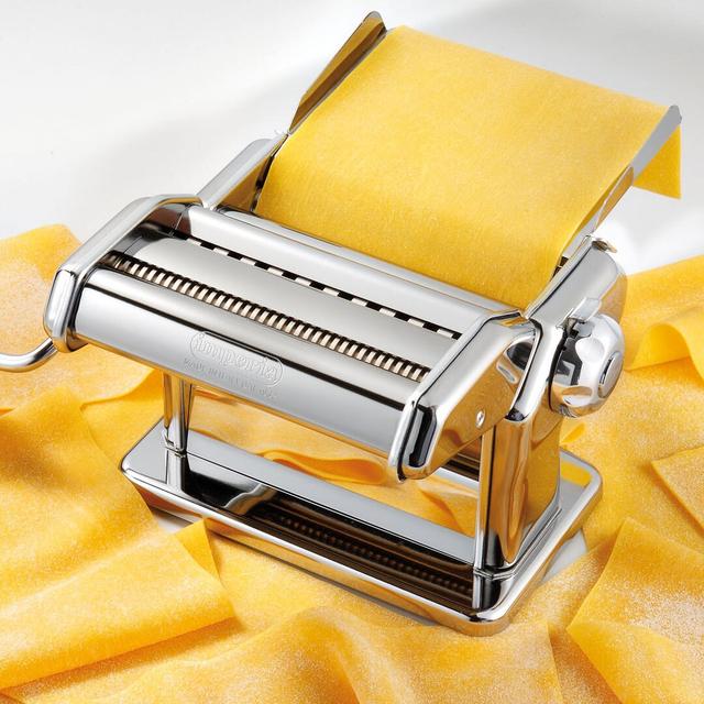 Ipasta Pasta Maker Imperia Colour: Chrome on Productcaster.