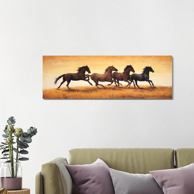 Hengste bei Sonnenuntergang von Ricardo Vargas - Panoramaleinwand auf Leinwand Giclée auf Leinwand Natur Pur Format: Leinen, Größe: 40,64 cm H x 121,9 on Productcaster.