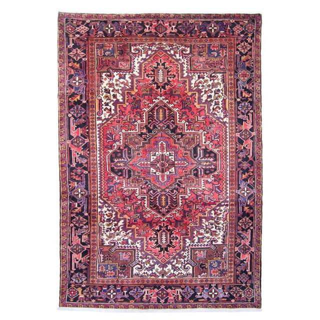 Sheehan Persian Rug Latitude Vive on Productcaster.