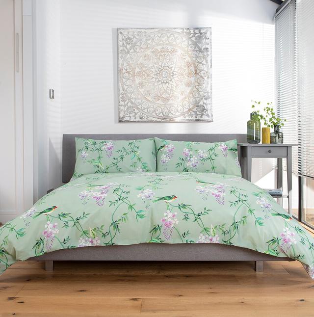 Miraloma Green Duvet Cover Set Lily Manor Size: Double Duvet Cover + 2 Standard Pillowcases on Productcaster.