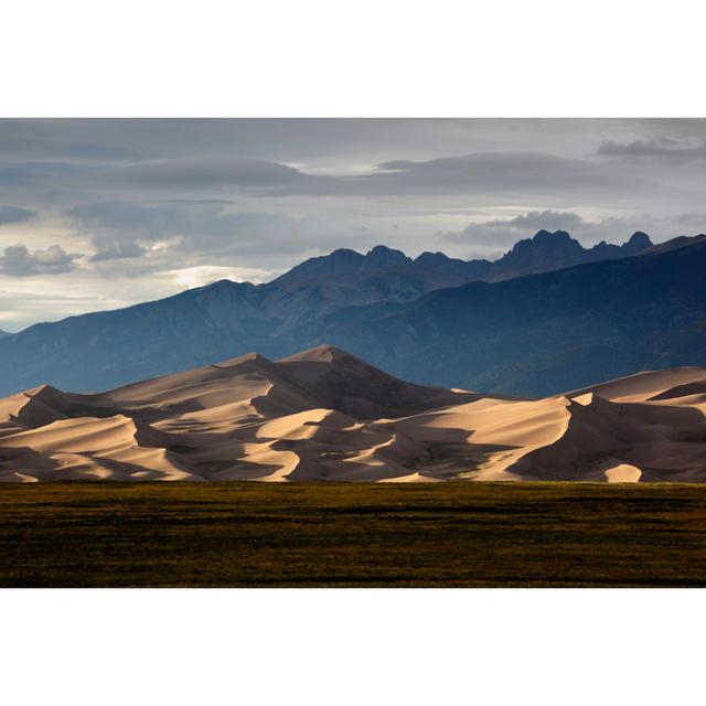 Sand Dunes National Park von Davealan - Leinwanddrucke Alpen Home Größe: 80 cm H x 120 cm B on Productcaster.