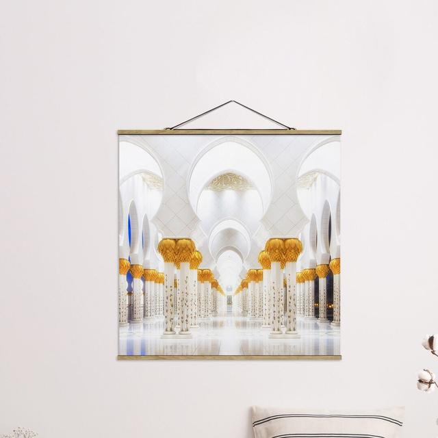 Stoffbild Mosque in Gold Rosalind Wheeler Maße: 100 cm H x 100 cm B x 0,3 cm T on Productcaster.