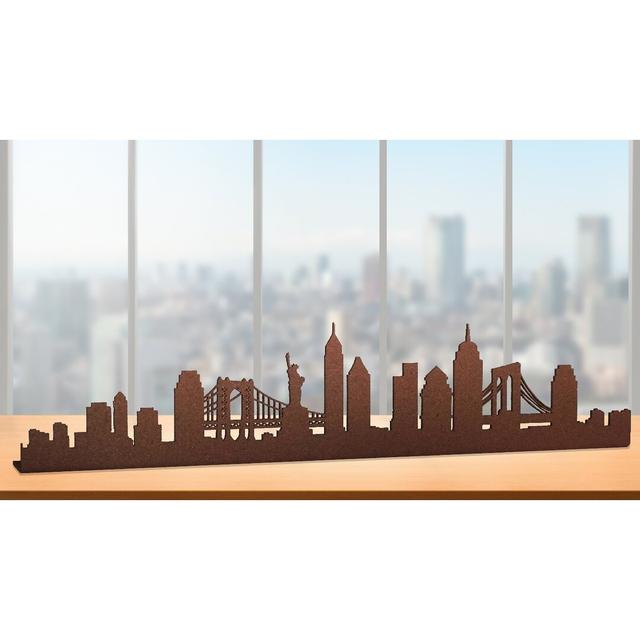 Figur New York Skylines Skylines Of The Word Größe: 5,5 cm H x 25 cm B x 2,5 cm T on Productcaster.