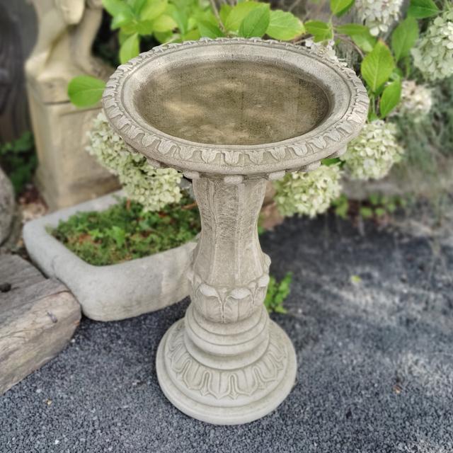 Freddie Resin Birdbath Lily Manor on Productcaster.