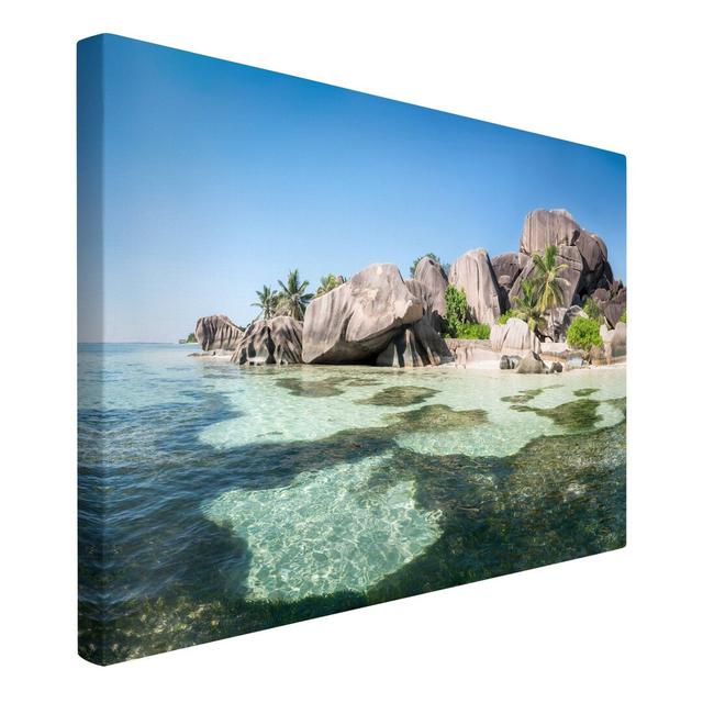 17300/Rechteck/Leinwandbild - La Digue Haus am Meer Größe: 60 cm H x 90 cm B on Productcaster.