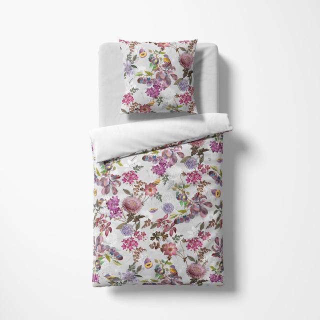 Sateen Floral [EU ONLY] Duvet Cover Set with Pillow Shams Fleuresse Size: 135 x 200 cm + 80 x 80 cm on Productcaster.