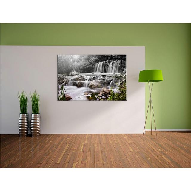 Leinwandbild Wasserfall East Urban Home Größe: 70 cm H x 100 cm B on Productcaster.